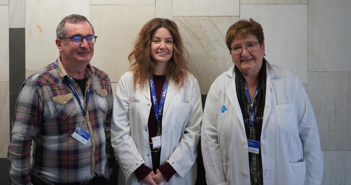 El Dr. Rello, l'estudiant predoctoral Sofia Tejada i la Dra. Pont. 