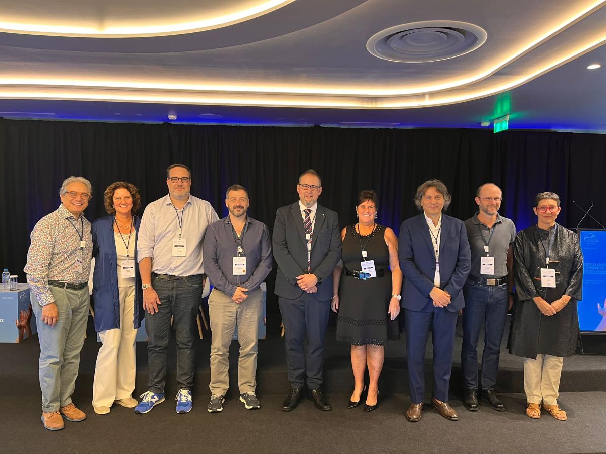 Albert Sandiumenge amb els membres de la junta de l’Organització Europea de Coordinació de Donació i Trasplantament