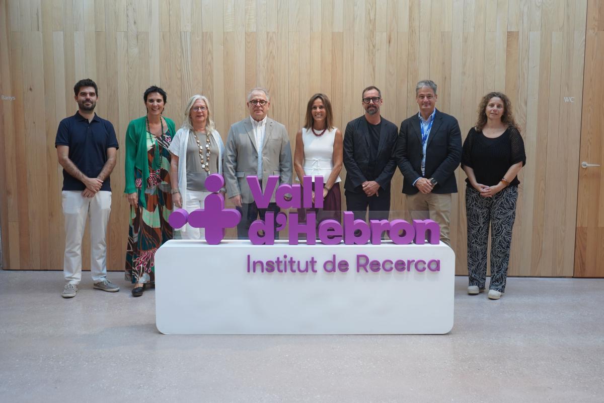 L'equip directiu del VHIR i la comitiva municipal