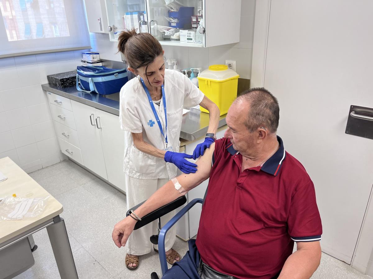 Blood analysis with microextraction