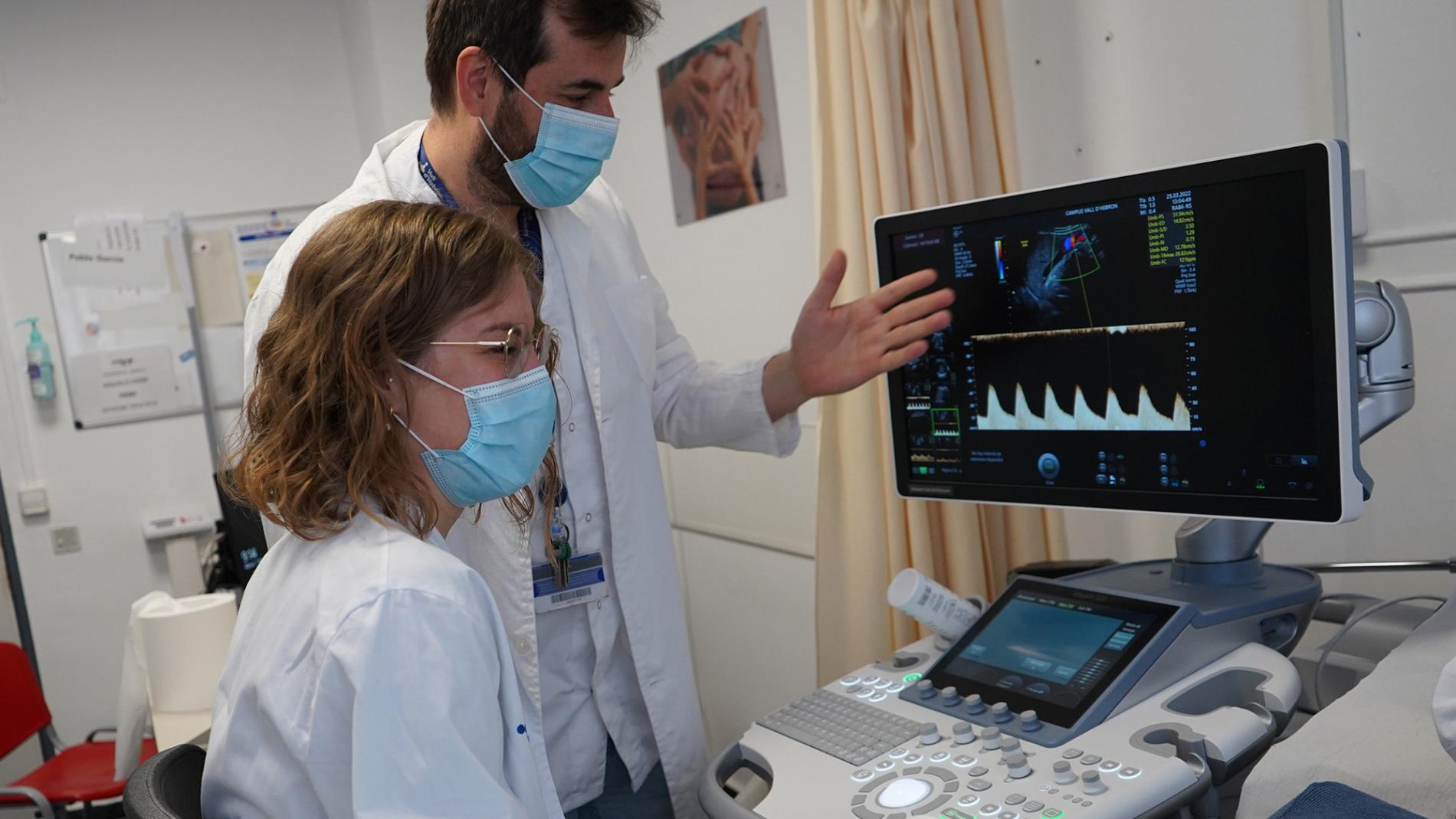 Dra. Erika Bonacina i Dr. Manel Mendoza - ecografia