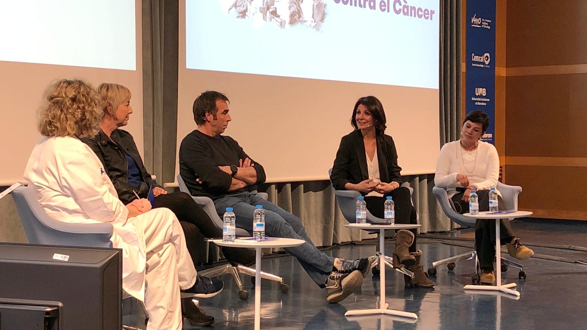 Taula rodona experiència de vida i relació amb els i les professionals