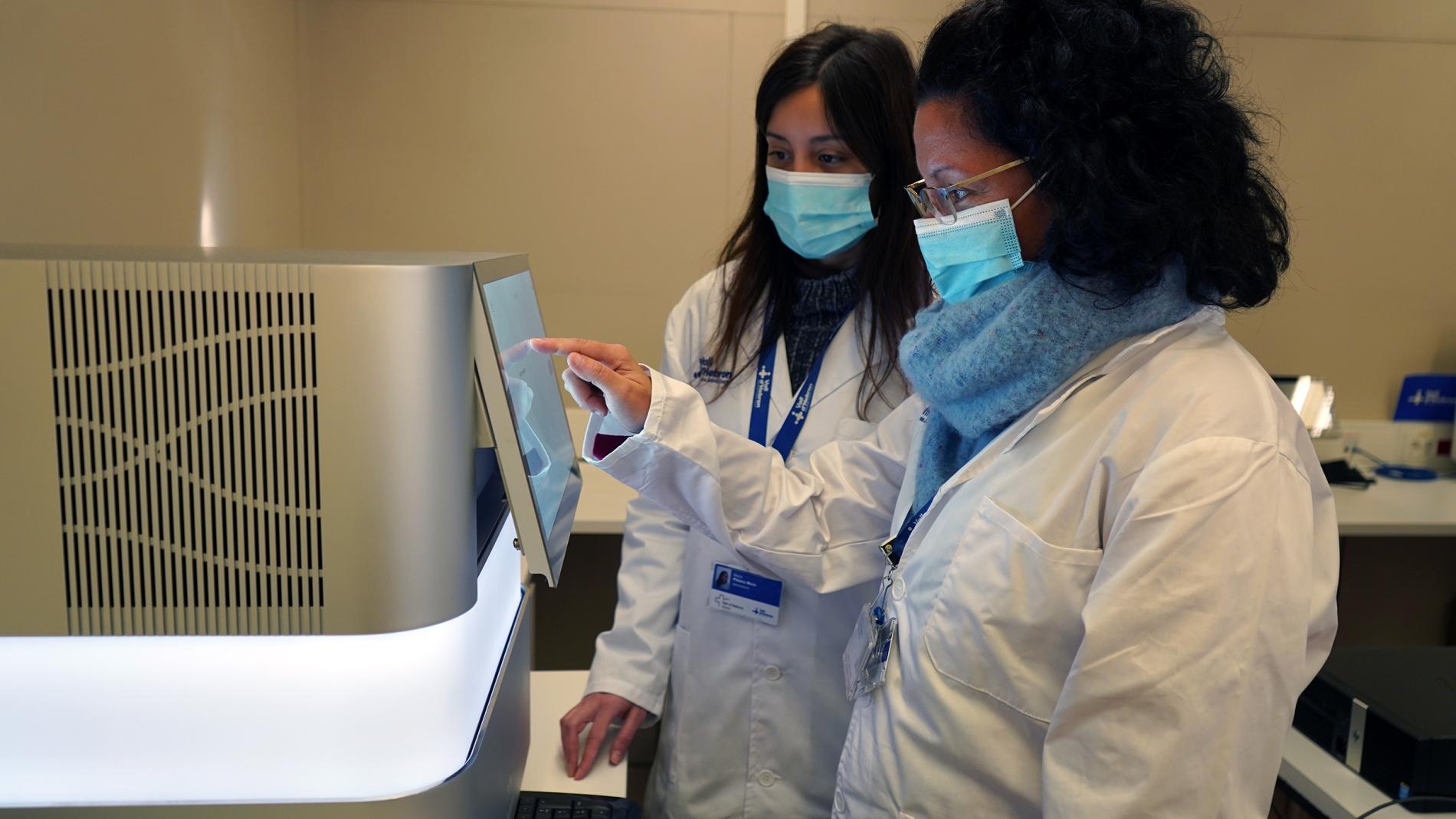 Investigadores del grup de Microbiologia