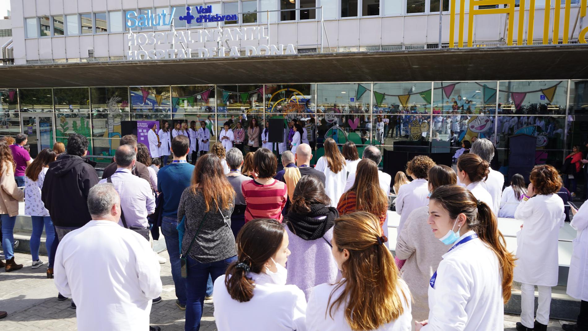 Plaça Messi al 8-M.