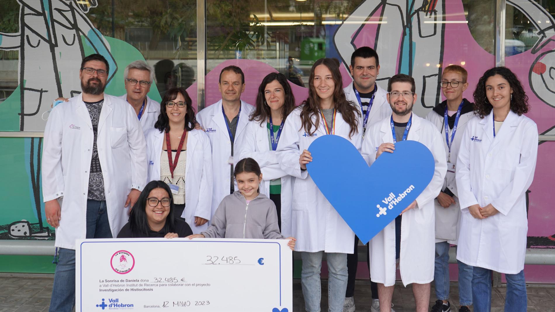 Entrega del donatiu de La Sonrisa de Daniela al VHIR