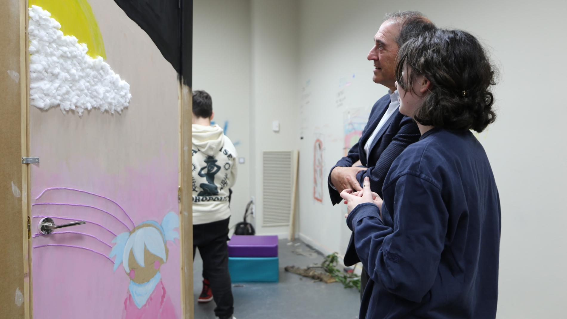 Vall d'Hebron i MNAC exploren potencial de l'art en pacients adolescents