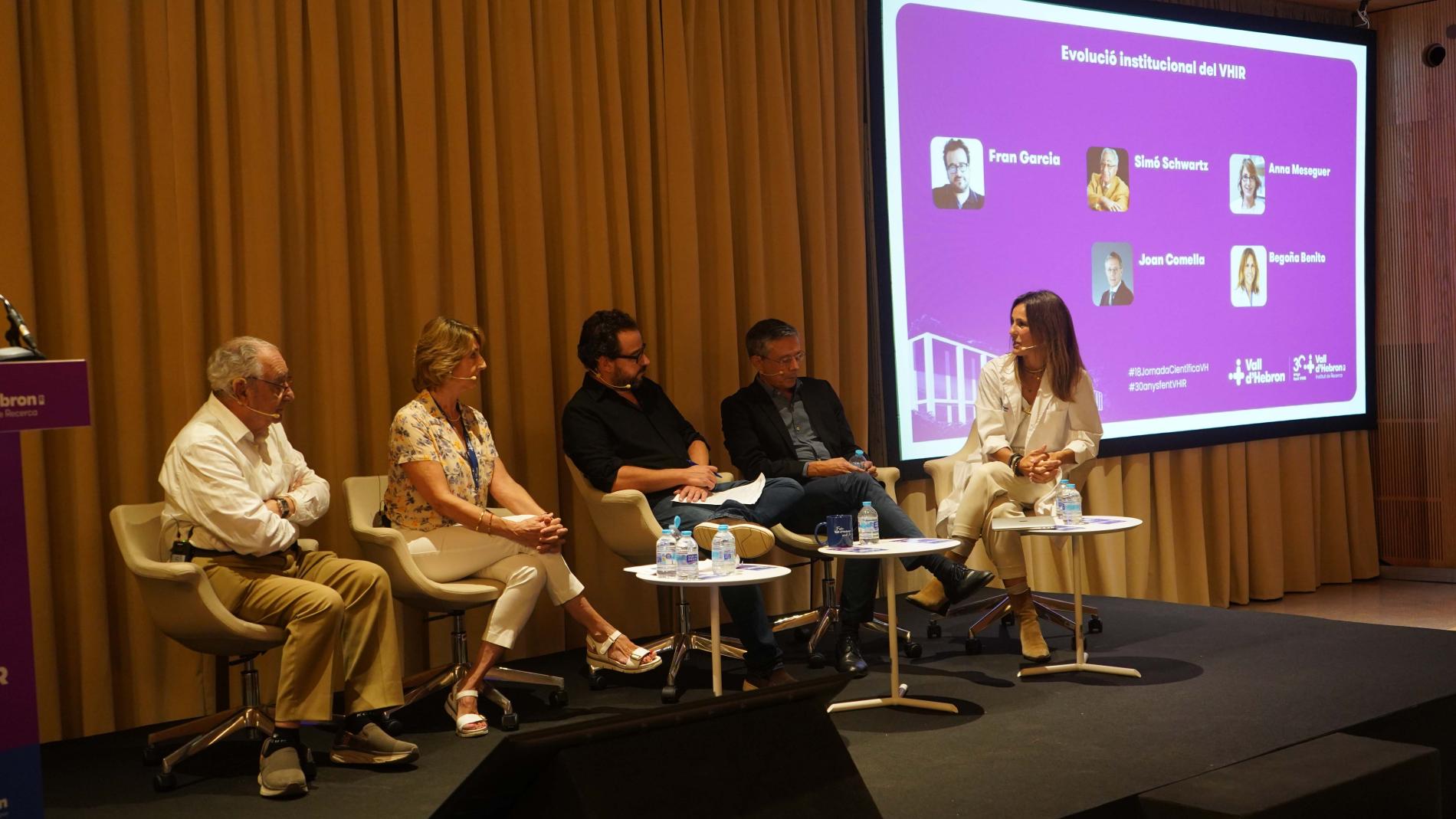 jornada-cientifica-taula-rodona-historics