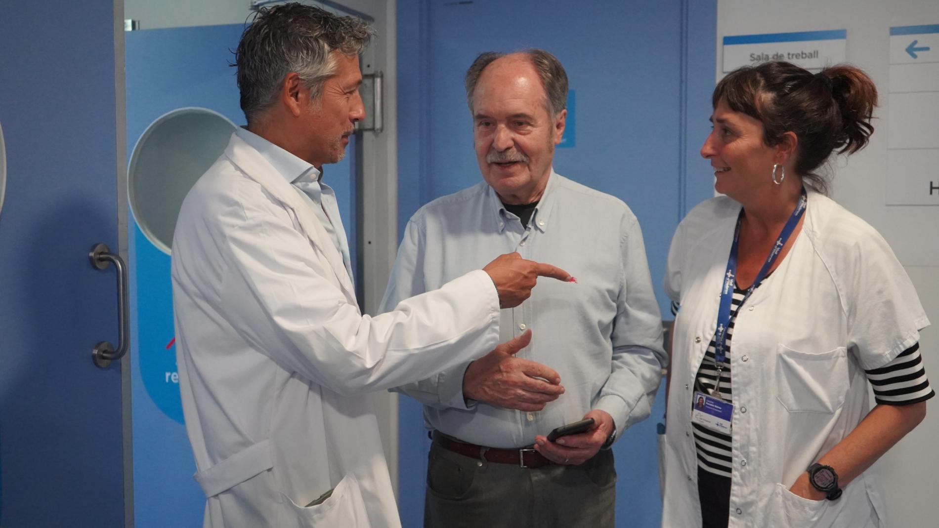 Equip de la Unitat d'Ictus amb un pacient