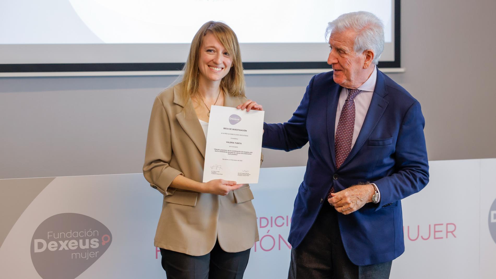 La Reina Letizia impulsa la investigación del cáncer de endometrio del VHIR  con la entrega de una beca de la Fundación Dexeus Mujer a Valeria Tubita |  VHIR - Vall d'Hebron Institut