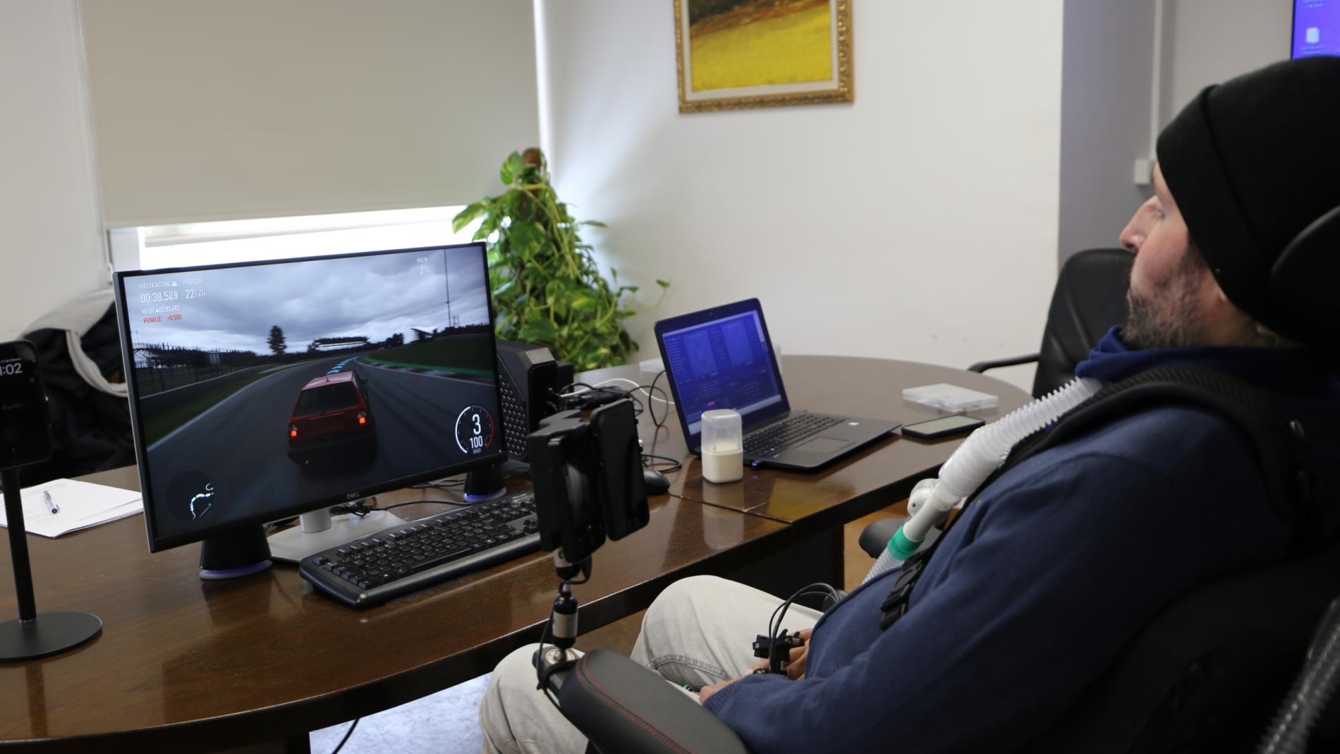 Armando provant MouthX