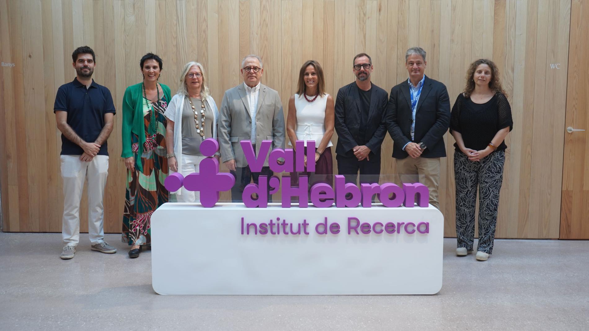 L'equip directiu del VHIR i la comitiva municipal