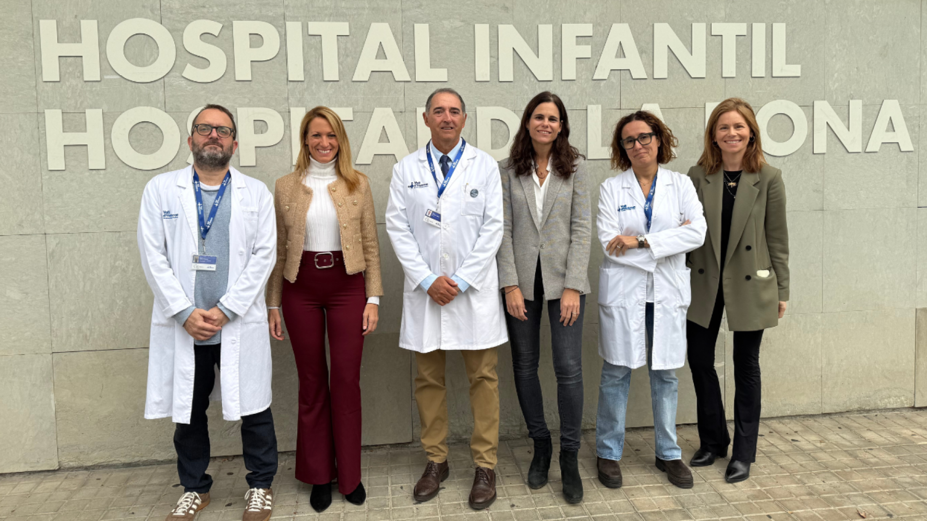 Ma Eugènia Gay amb PID Foundation i equip directiu Vall d'Hebron