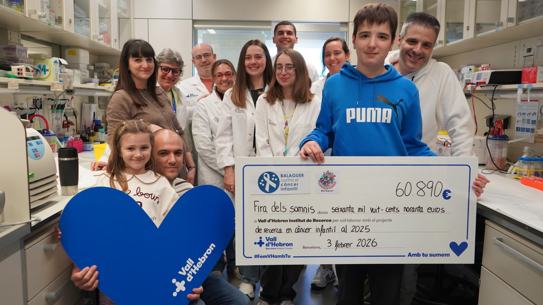 Moment de l'entrega del xec de Fira dels Somnis