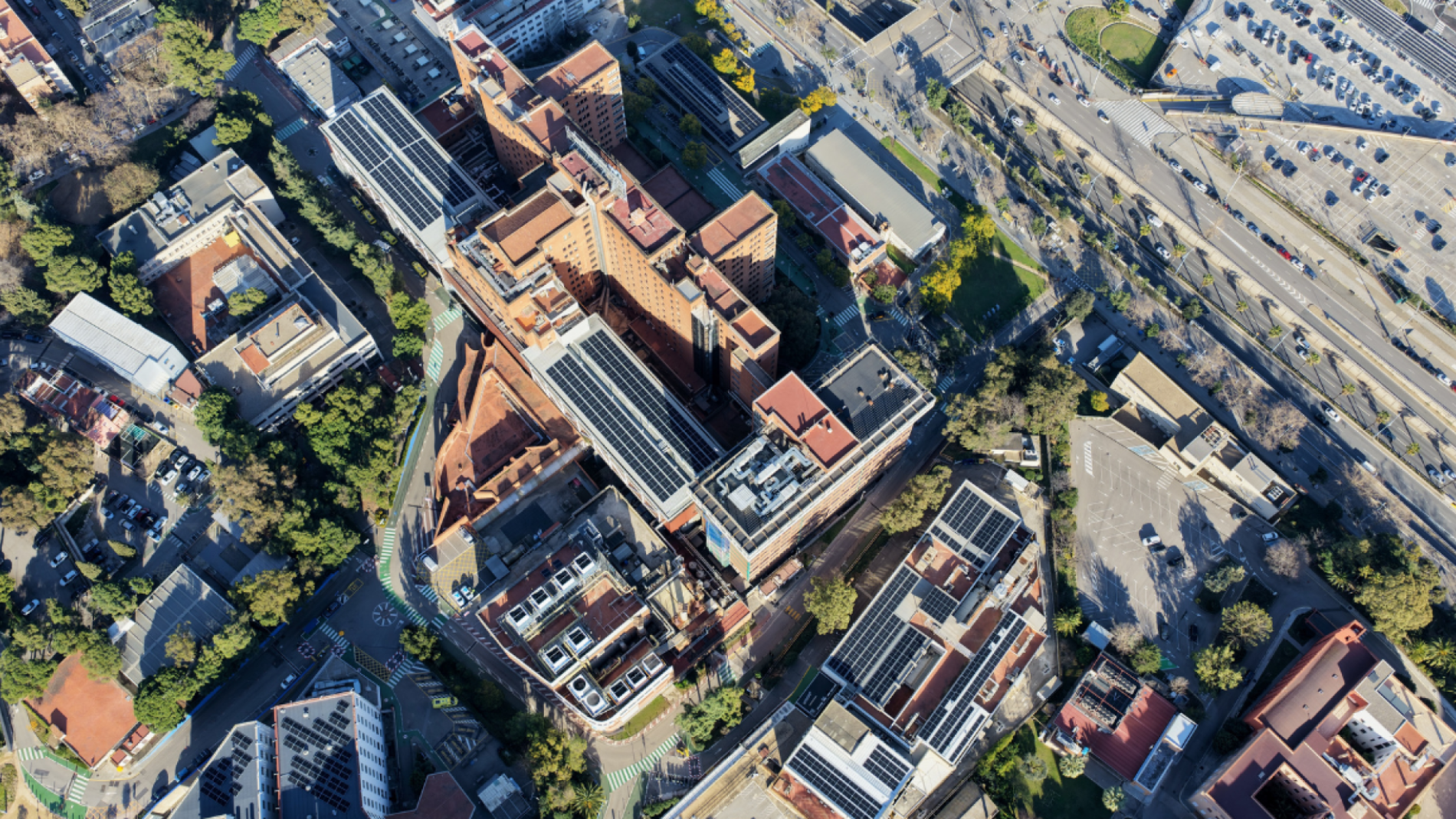 Plaques fotovoltaiques campus