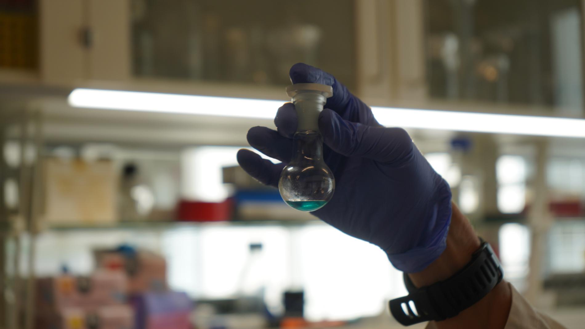 Síntesis para elaborar la formulación tópica